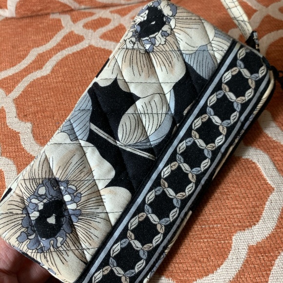 Vera Bradley black gray cream floral wristlet - Picture 6 of 9